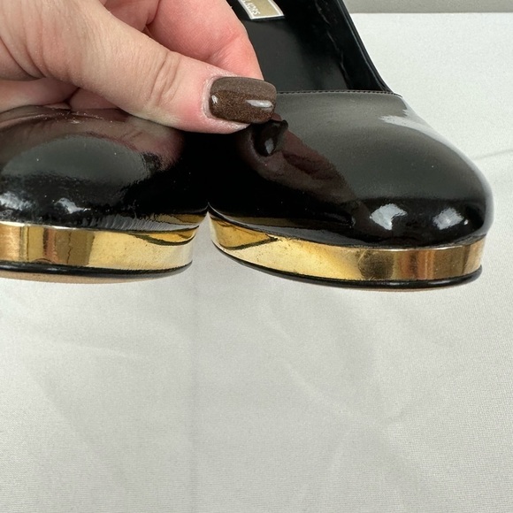 Michael Kors Black Patent Leather Pumps With Metallic Gold Size 9 - Picture 4 of 14